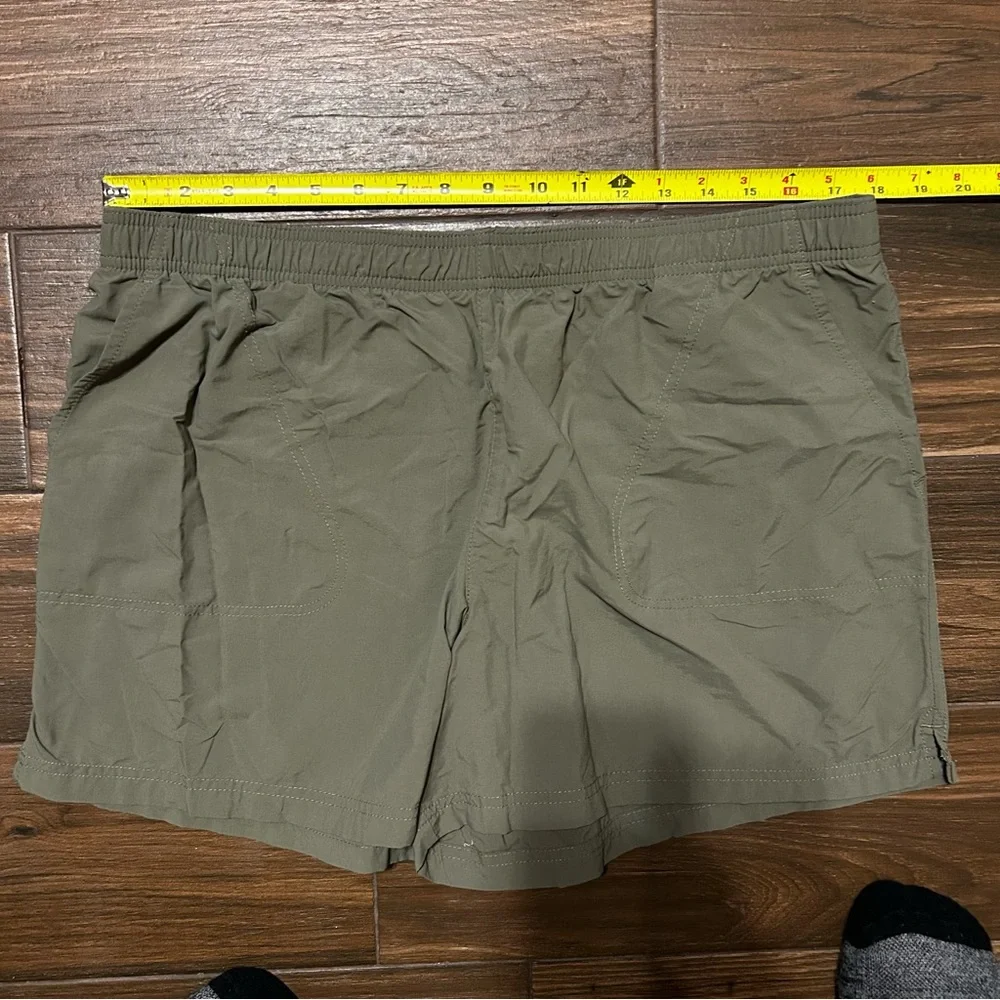 Columbia‎ Women’s Pull-On Shorts Performance Zipper Pocket Olive Green XL
